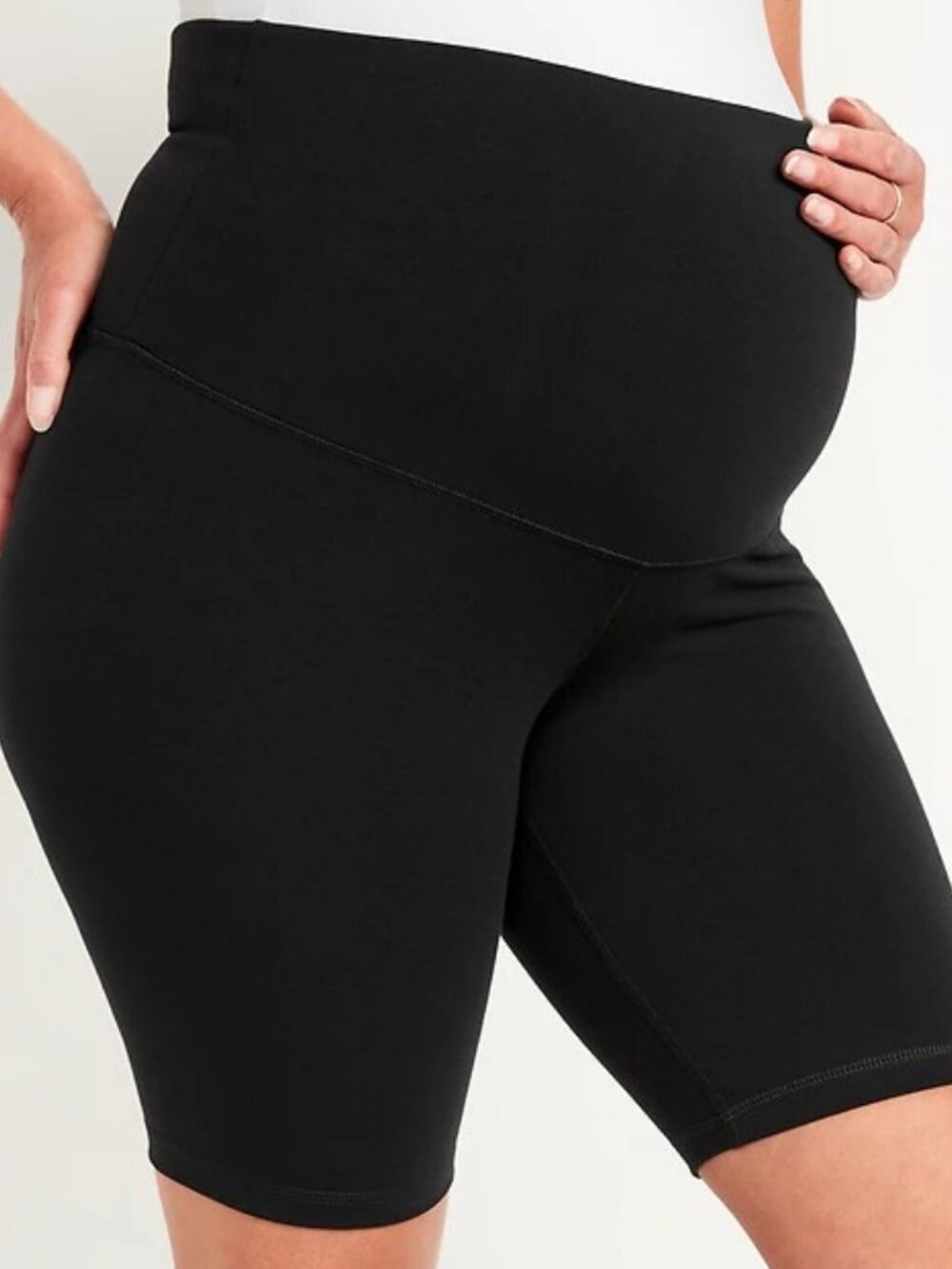 Old Navy Maternity Rollover-Waist PowerChill Biker Shorts - XS